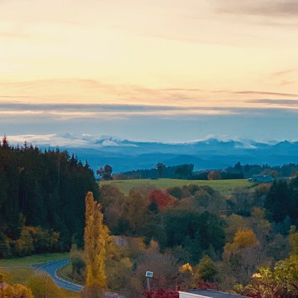 Vue sur les monts enneigés
