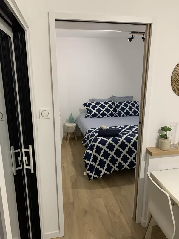 Accès chambre 1 avec lit 160 x 200