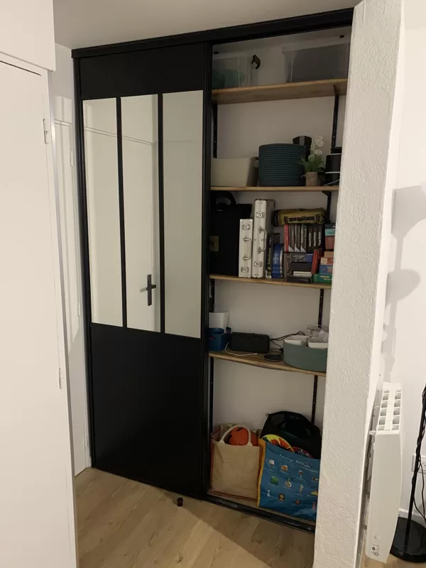 Placard de rangement avec jeux